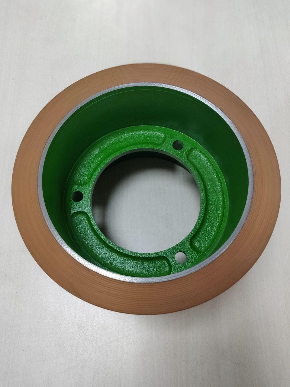 Industrial rubber roll